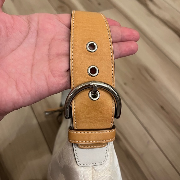 Rare Vintage Coach Soho Optic White Shoulder Bag (A05Q-1850) - Picture 5 of 11